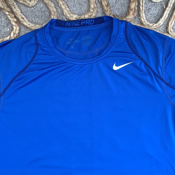 T-shirt - Picture 2 of 4